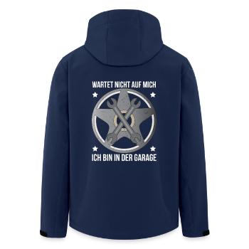 Garage Don't wait for me I'm in the garage - Men’s Recycled Softshell Jacket by Stanley/Stella - navy - Back - AI Model Male 185 light (185cm)