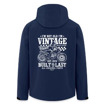 Jahrgang 1976 geboren Motorrad Geburtstag Geschenk - Recycelte Männer Softshell-Jacke von Stanley/Stella - Navy - Hinten - AI Model Male 185 light (185cm)