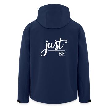 Just be - Recycelte Männer Softshell-Jacke von Stanley/Stella - Navy - Hinten - AI Model Male 185 light (185cm)