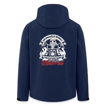 Alter Mann und Motorrad - Recycelte Männer Softshell-Jacke von Stanley/Stella - Navy - Hinten - AI Model Male 185 light (185cm)