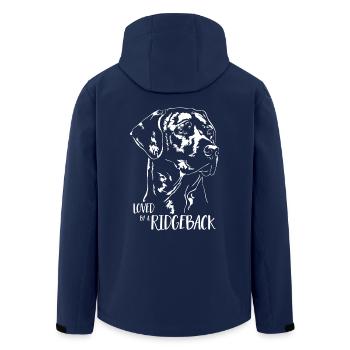 Loved by a Ridgeback Hunde Rhodesian Ridgeback - Recycelte Männer Softshell-Jacke von Stanley/Stella - Navy - Hinten - AI Model Male 185 light (185cm)