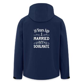 Hochzeit Jahrestag 10 Jahre Seelenverwandter Liebe - Recycelte Männer Softshell-Jacke von Stanley/Stella - Navy - Hinten - AI Model Male 185 light (185cm)