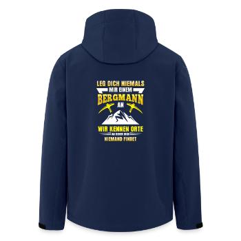 Bergmann T-Shirt Leg dich niemals mit einem an - Recycelte Männer Softshell-Jacke von Stanley/Stella - Navy - Hinten - AI Model Male 185 light (185cm)