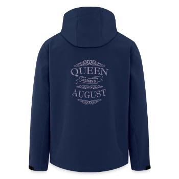 Une reine est née en août - Veste softshell homme en polyester recyclé Stanley/Stella - marine - Dos - AI Model Male 185 light (185cm)