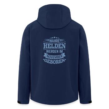 Wahre Helden werden im November geboren - Recycelte Männer Softshell-Jacke von Stanley/Stella - Navy - Hinten - AI Model Male 185 light (185cm)