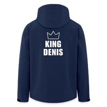 Denis Name mit Buchstabe D - King Crown Shirt - Recycelte Männer Softshell-Jacke von Stanley/Stella - Navy - Hinten - AI Model Male 185 light (185cm)
