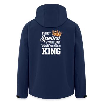 Nicht verwöhnt, meine Frau behandelt wie ein König - Recycelte Männer Softshell-Jacke von Stanley/Stella - Navy - Hinten - AI Model Male 185 light (185cm)