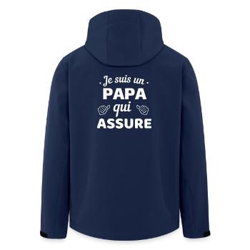 Papa, der T-Shirt versichert - Recycelte Männer Softshell-Jacke von Stanley/Stella - Navy - Hinten - AI Model Male 185 light (185cm)