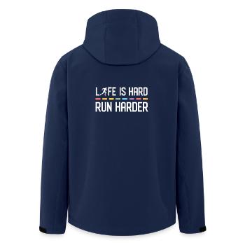 Das Leben ist hart. Laufen Sie härter. - Recycelte Männer Softshell-Jacke von Stanley/Stella - Navy - Hinten - AI Model Male 185 light (185cm)