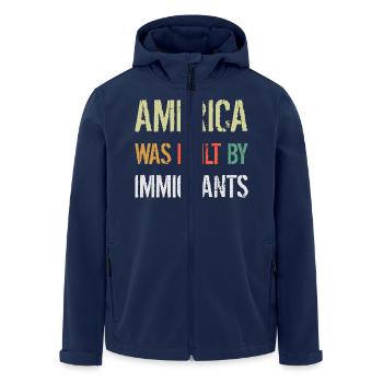 AMERICA WAS BUILT BY IMMIGRANTS Flüchtlingsrechte - Recycelte Männer Softshell-Jacke von Stanley/Stella - Navy - Vorne - AI Model Male 185 light (185cm)