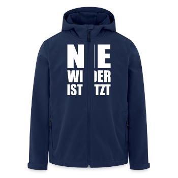 Nie wieder ist jetzt - Recycelte Männer Softshell-Jacke von Stanley/Stella - Navy - Vorne - AI Model Male 185 light (185cm)