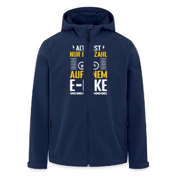 E-Bike ALTER IST NUR EINE ZAHL AUF EINEM E-BIKE - Recycelte Männer Softshell-Jacke von Stanley/Stella - Navy - Vorne - AI Model Male 185 light (185cm)