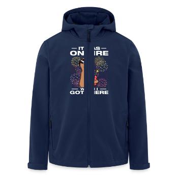 Il était en feu : pyrotechniciens, pétards, feux d’artifice - Veste softshell homme en polyester recyclé Stanley/Stella - marine - Devant - AI Model Male 185 light (185cm)