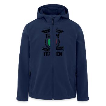 Ich brauche keine Therapie ich muss nach Italien - Recycelte Männer Softshell-Jacke von Stanley/Stella - Navy - Vorne - AI Model Male 185 light (185cm)