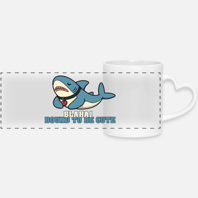Blahaj Shark – Bound to Be Cute Shirt - Panoramatasse mit Herzhenkel - Weiß
