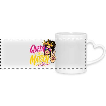 Queen of Matsch - Panoramatasse mit Herzhenkel - Weiß - Vorne
