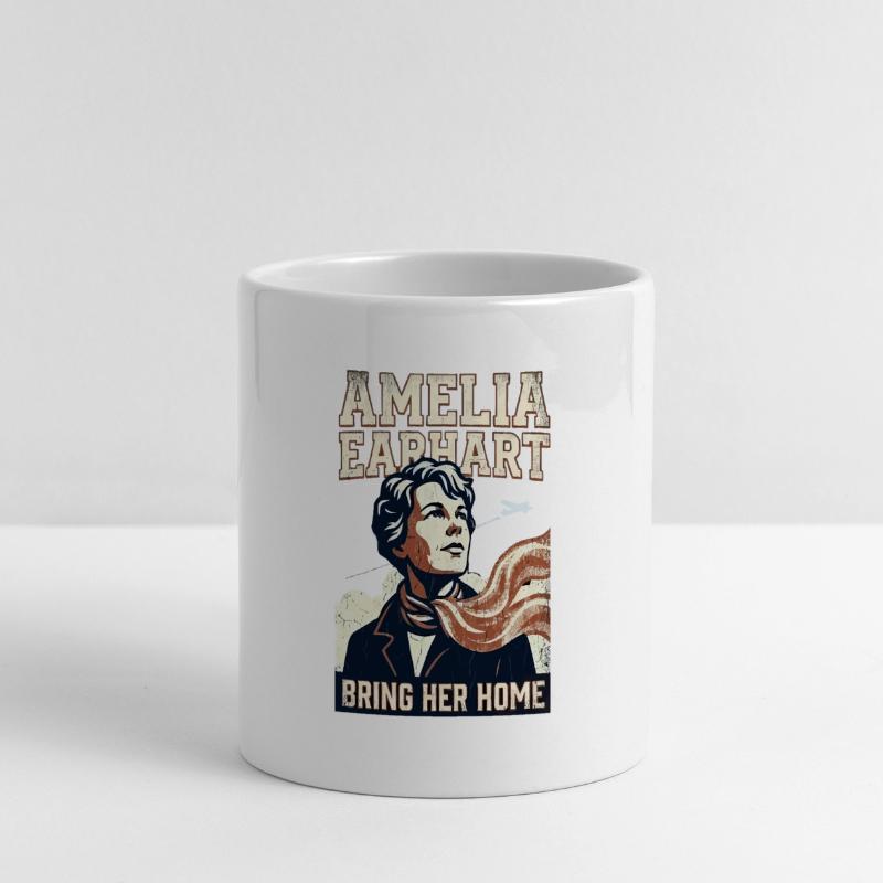Amelia Earhart – Ramène-la à la maison Mug panoramique avec anse en forme de cœur