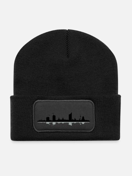 Leipzig Skyline - Recycelte Patch Beanie - Schwarz
