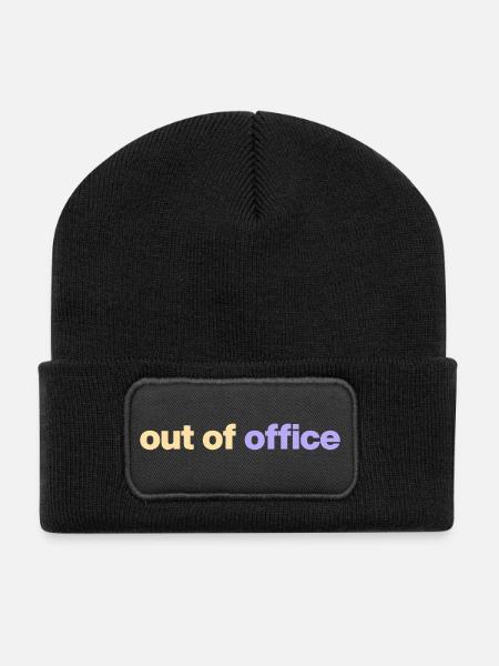 out of office - Recycelte Patch Beanie - Schwarz
