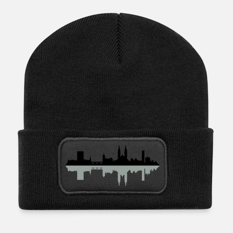 Skyline Basel - Recycelte Patch Beanie - Schwarz