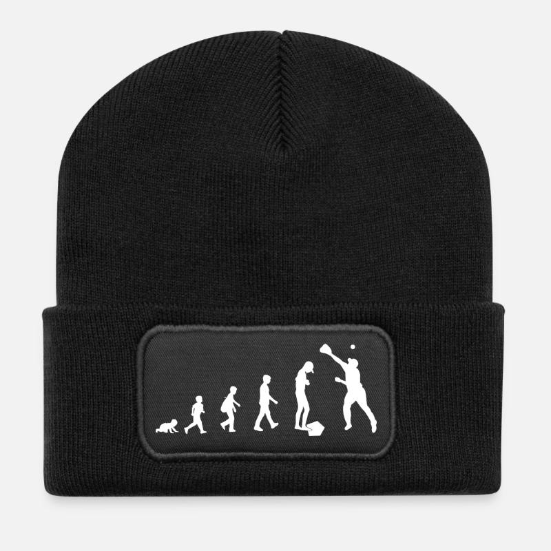Evolution vom Baby zum Baseball Spieler / Sport - Recycelte Patch Beanie - Schwarz