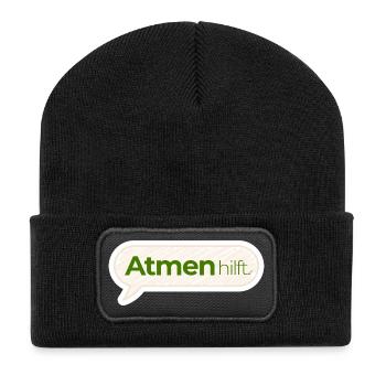Atmen hilft – Achtsamkeitsspruch in Moosgrün - Recycelte Patch Beanie - Schwarz - Vorne