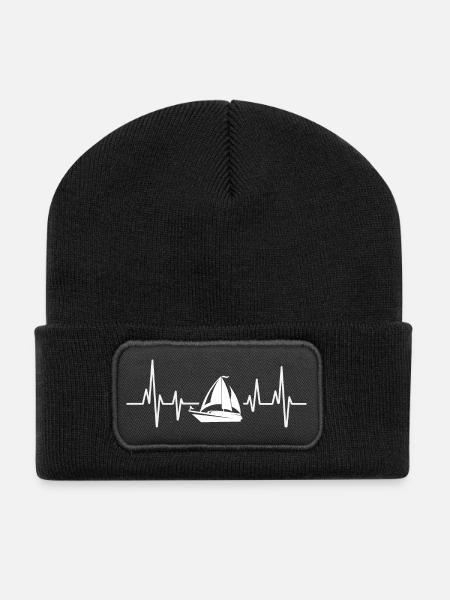 Segeln Segler Segelboot Herzschlag - Recycelte Patch Beanie - Schwarz