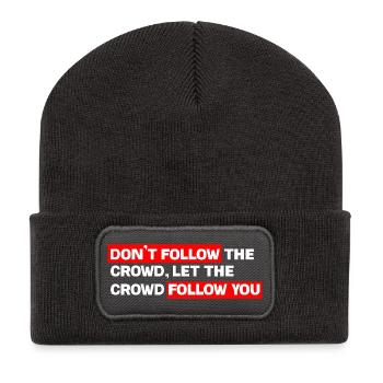 Kontrollieren Sie Ihre eigene Spur: Folgen Sie nicht der Menge - Recycelte Patch Beanie - Dunkelgrau - Vorne