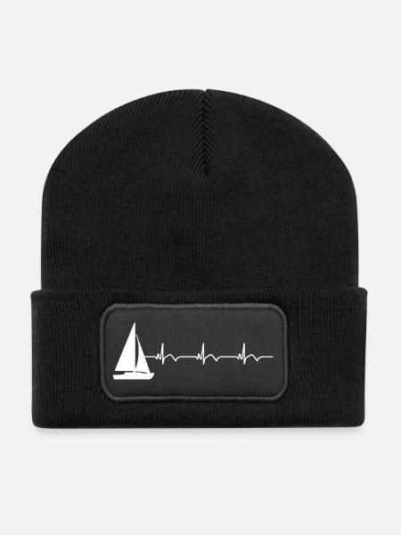 Segelboot Segeln EKG Herzschlag - Recycelte Patch Beanie - Schwarz