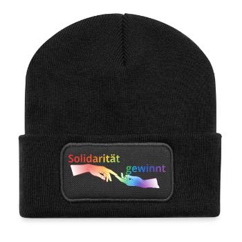 Solidarität gewinnt Pride T-Shirt Regenbogen - Recycelte Patch Beanie - Schwarz - Vorne