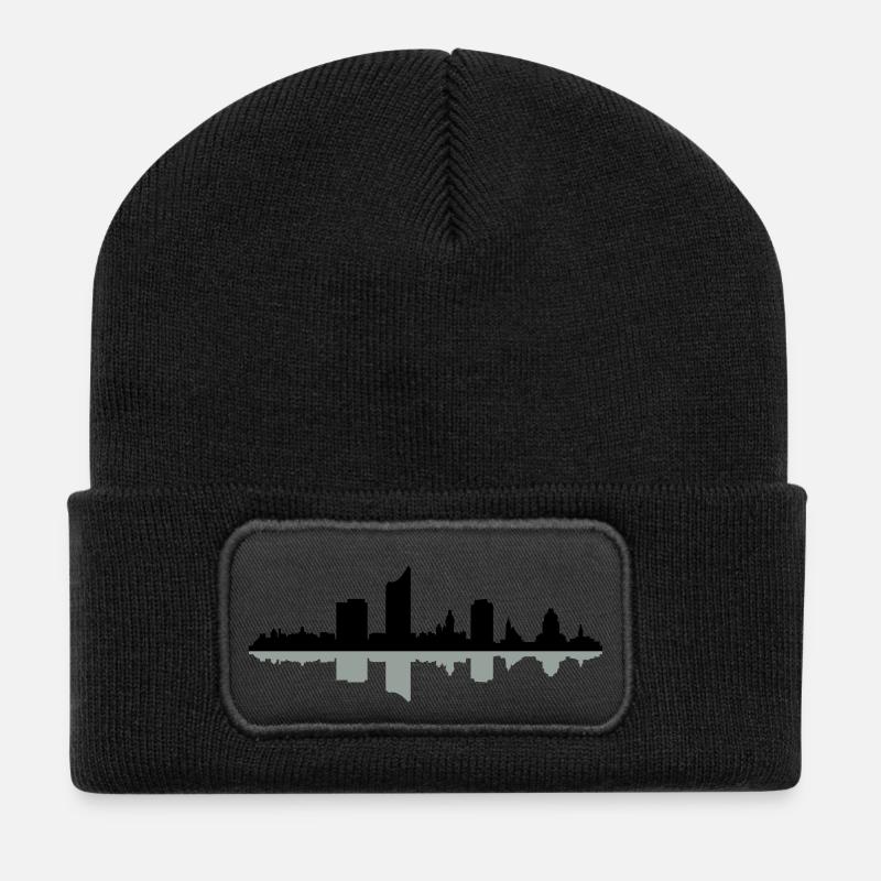 Skyline Leipzig - Recycelte Patch Beanie - Schwarz