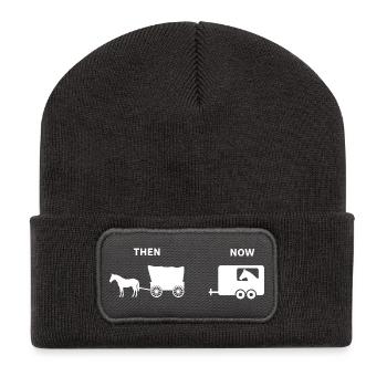Lustiges Pferd Kutsche Parodie Historisches Design - Recycelte Patch Beanie - Dunkelgrau - Vorne
