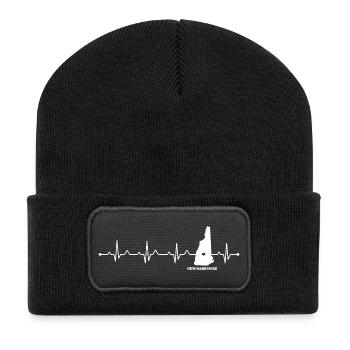 New Hampshire State Heart Outline Startseite - Recycelte Patch Beanie - Schwarz - Vorne