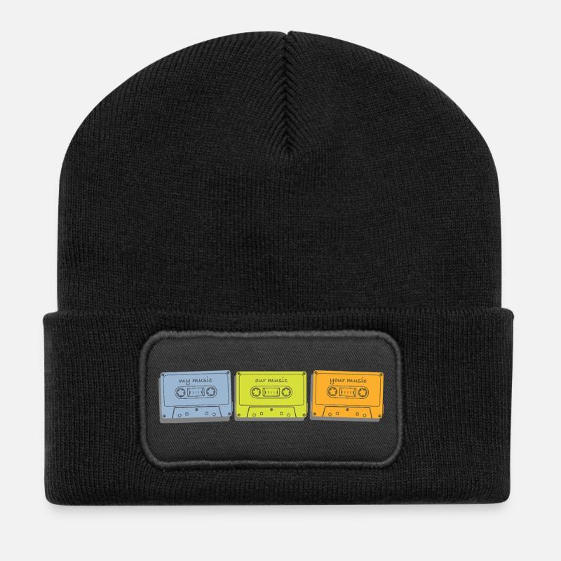 Musikkassetten Kassetten in Retro Pastellfarben - Recycelte Patch Beanie - Schwarz