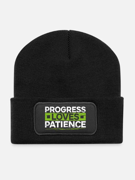 Fortschritt liebt Geduld Motivation Geschenk - Recycelte Patch Beanie - Schwarz