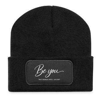 Sois toi-même – Le monde s’adaptera - Beanie recyclé à patch - noir - Devant