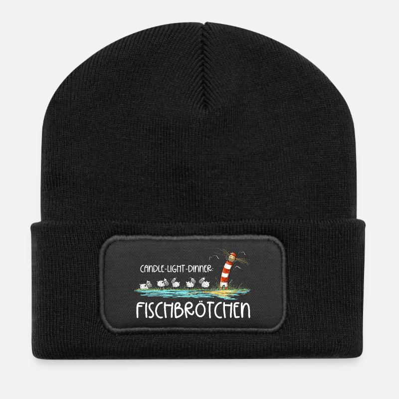 Candle Light Dinner Fischbrötchen Meer Spruch - Recycelte Patch Beanie - Schwarz