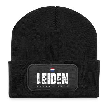 Leiden City Distressed Print - Recycelte Patch Beanie - Schwarz - Vorne