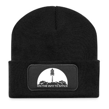 Start unter weißer Sonne - Recycelte Patch Beanie - Schwarz - Vorne