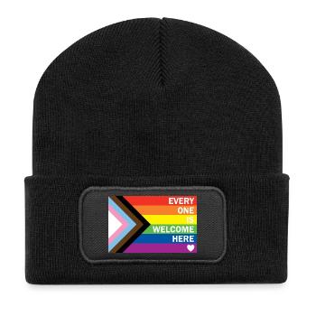 Progress Pride Flag – Everyone Is Welcome Here  - Recycelte Patch Beanie - Schwarz - Vorne