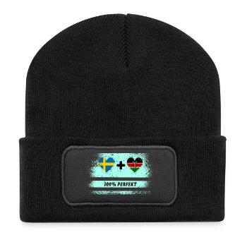 Kenia und Schweden 100% perfekt / Geschenk - Recycelte Patch Beanie - Schwarz - Vorne
