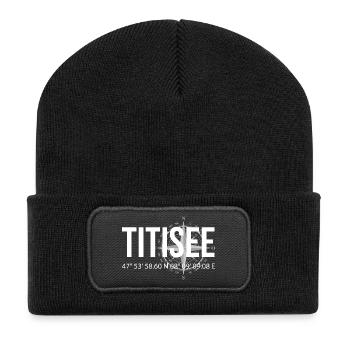 Koordinaten Titisee - Recycelte Patch Beanie - Schwarz - Vorne