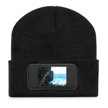Gefährlicher Weg Madeira - Recycelte Patch Beanie - Schwarz - Vorne
