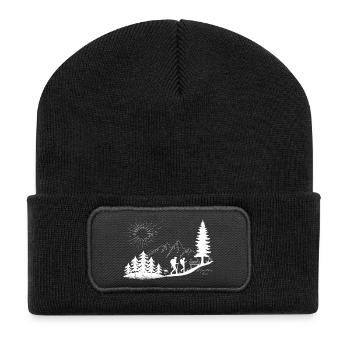 Sunrise over mountain landscape with hikers - Recycled Patch Beanie - black - Front
