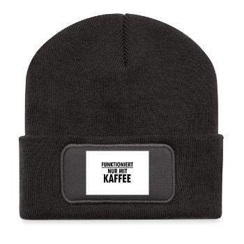 Funktioniert Nur Mit Kaffee - Recycelte Patch Beanie - Dunkelgrau - Vorne