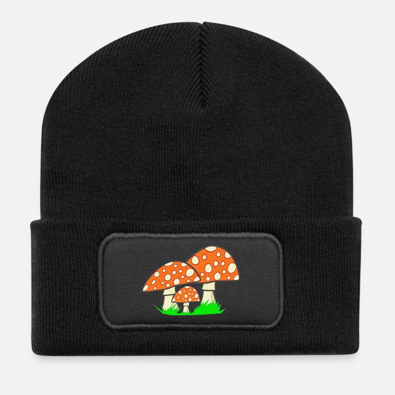 naturgrafik, Fliegenpilze, tolle Waldmotive - Recycelte Patch Beanie - Schwarz