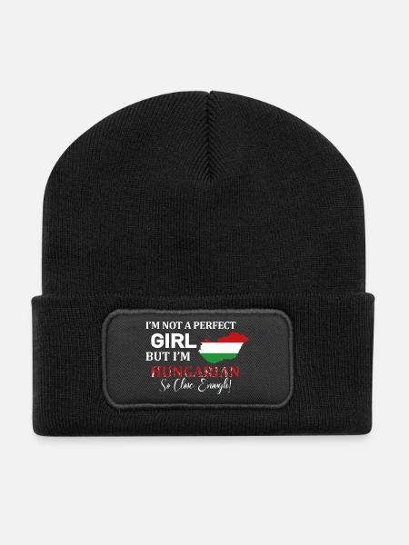 I’m not a perfect girl Hungarian - Recycled Patch Beanie - black
