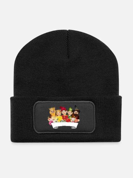 Fünf Figuren aus dem Ensemble des Kasperltheaters - Recycelte Patch Beanie - Schwarz