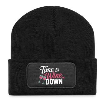 Time to Wine Down – Lustiges Wein-Design - Recycelte Patch Beanie - Schwarz - Vorne