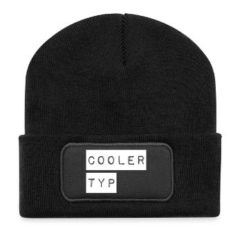 So sieht ein cooler Typ aus - Recycelte Patch Beanie - Schwarz - Vorne